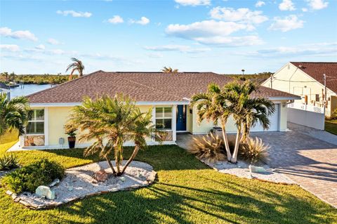 A home in PORT CHARLOTTE