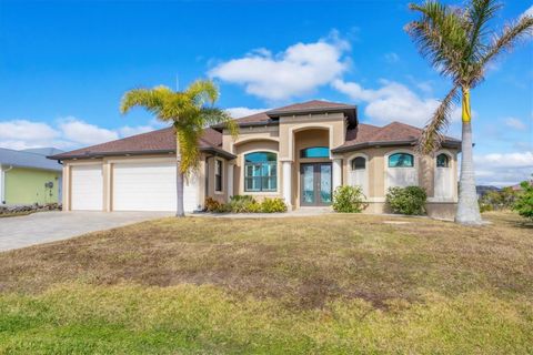 A home in PORT CHARLOTTE