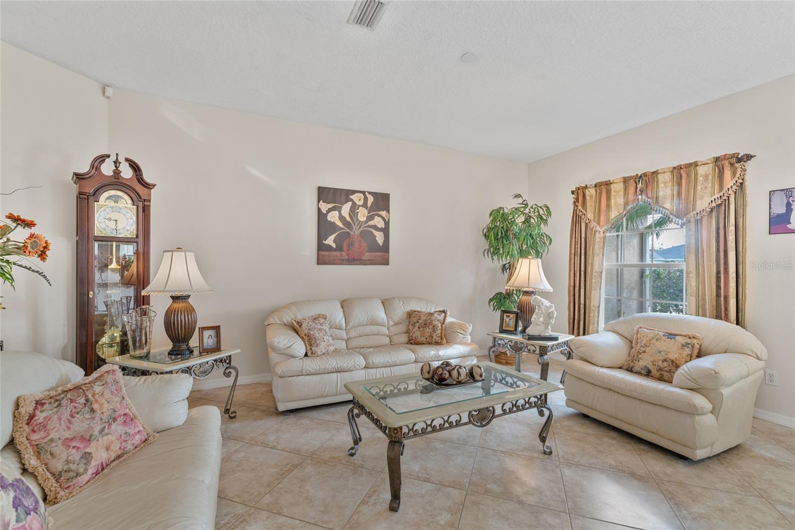 04 FAIRWAYS - Residential