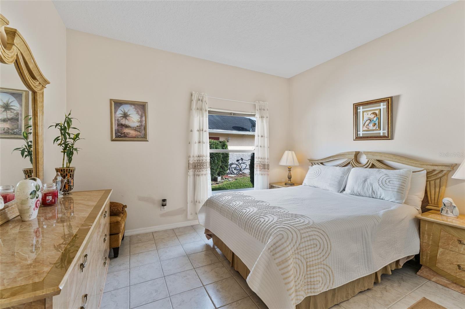 04 FAIRWAYS - Residential