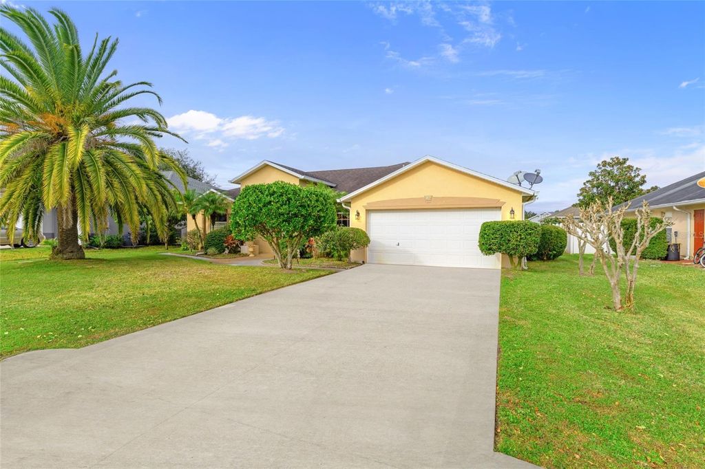 Photo of 16 London Drive, Palm Coast, FL 32137 (MLS # FC314772)