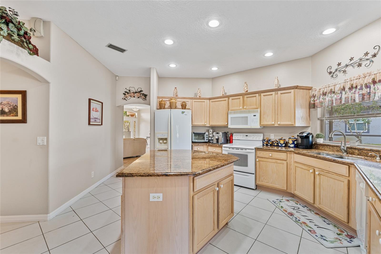 04 FAIRWAYS - Residential