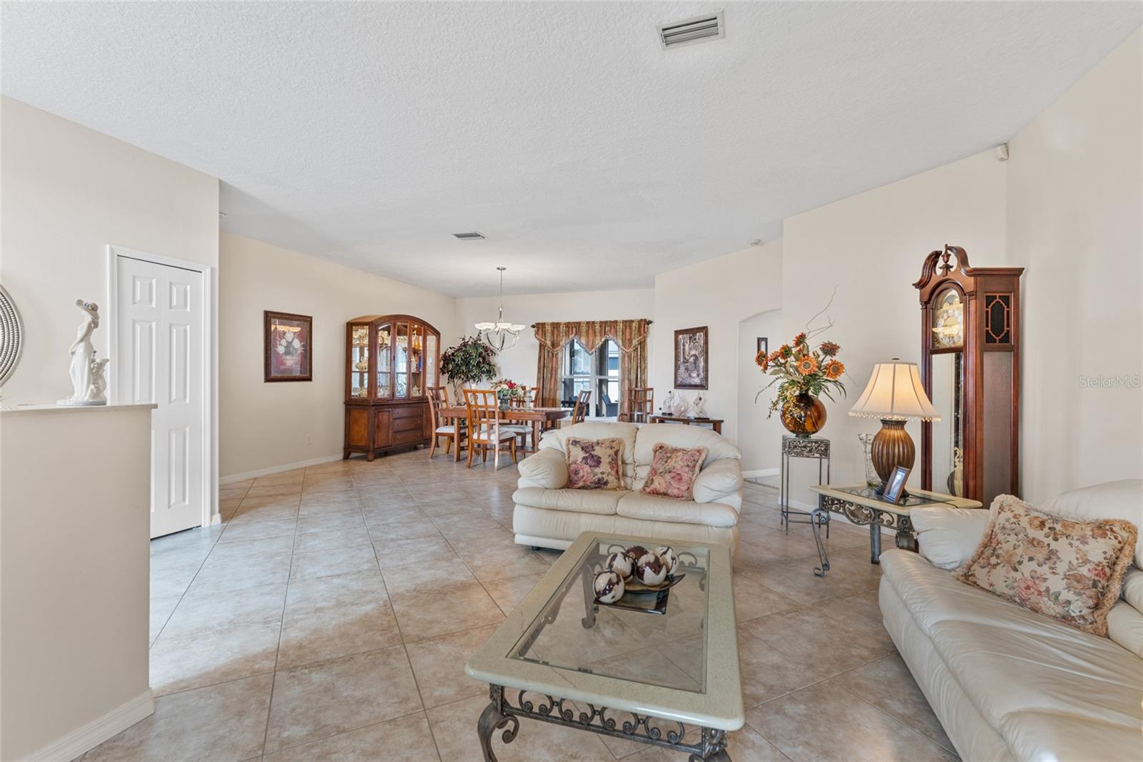 04 FAIRWAYS - Residential