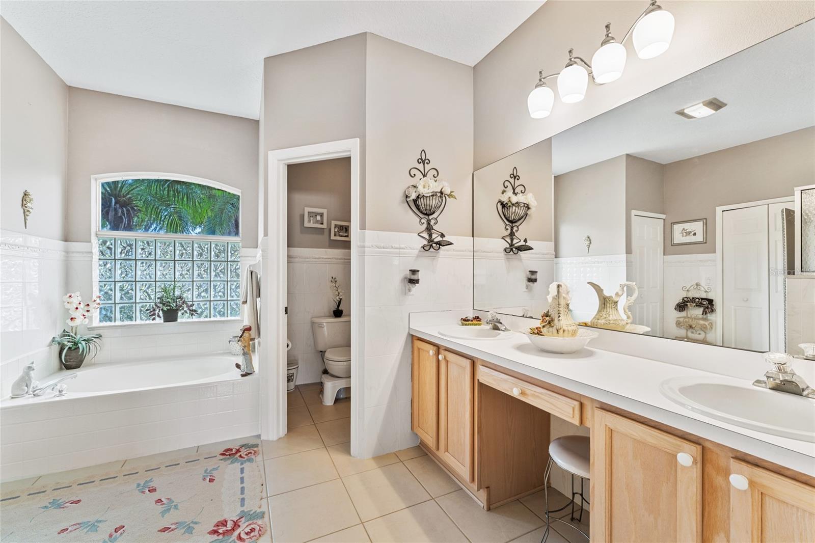 04 FAIRWAYS - Residential