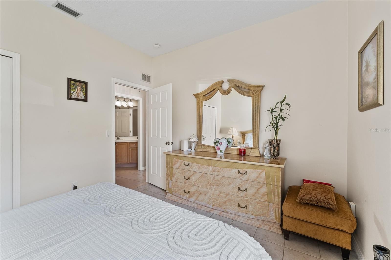 04 FAIRWAYS - Residential