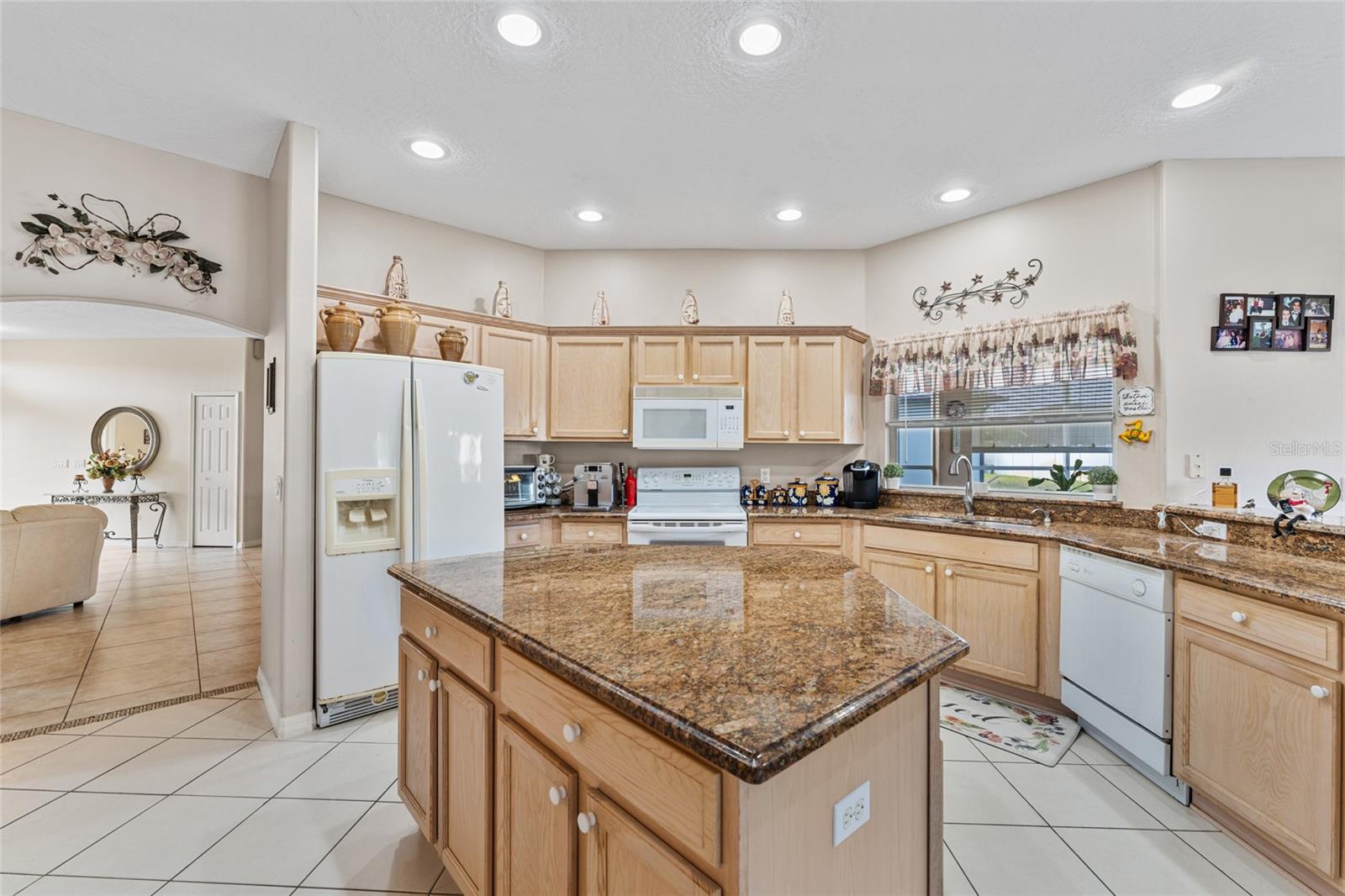 04 FAIRWAYS - Residential