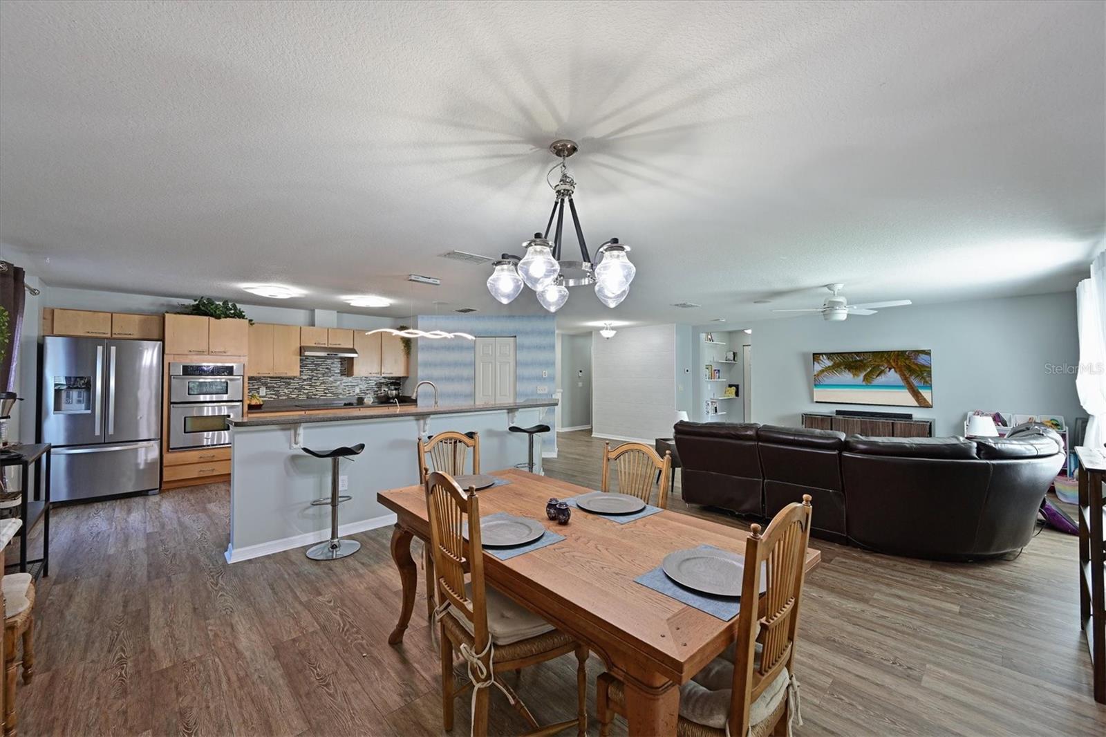 STERLING LAKE - Residential