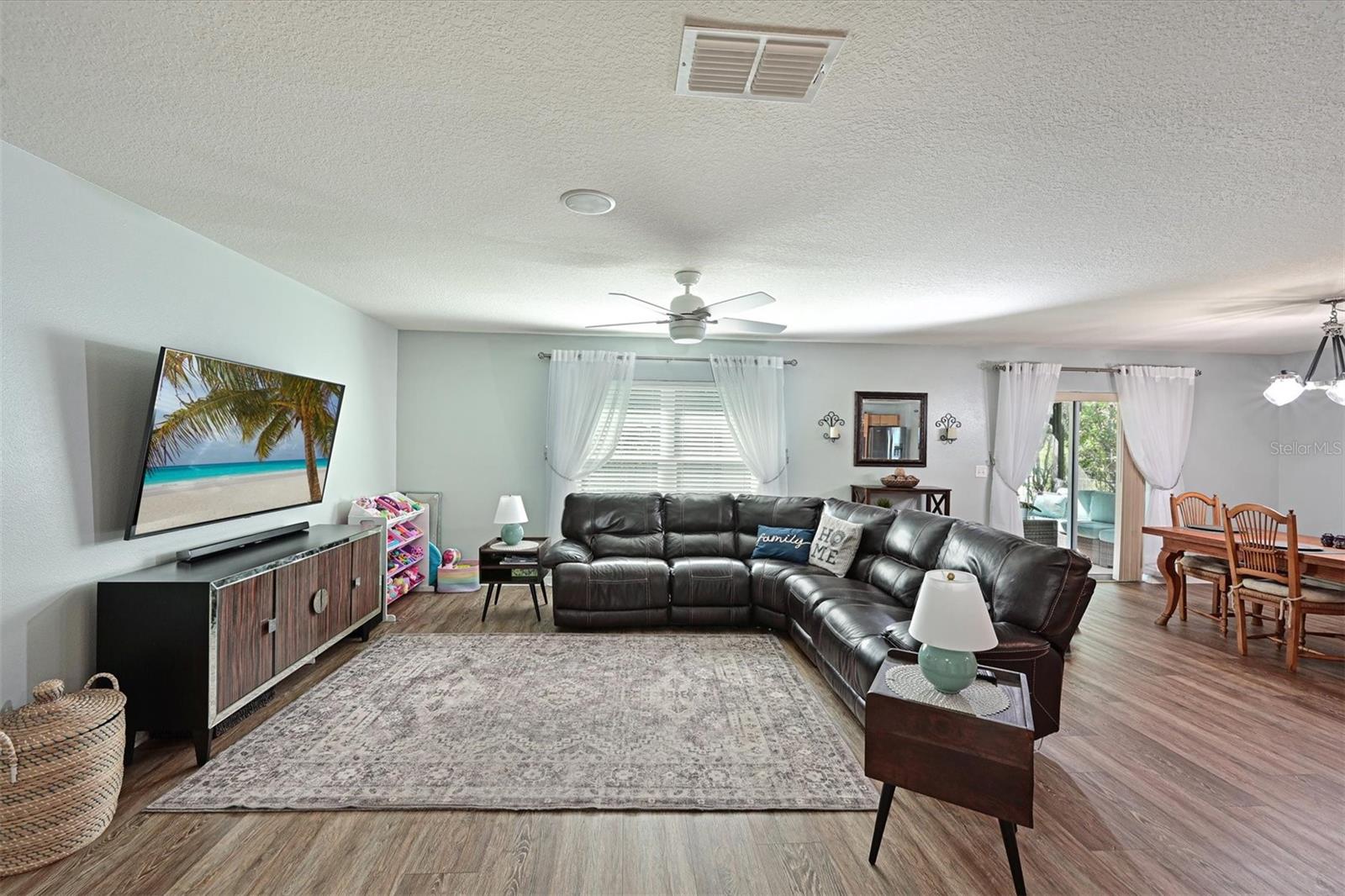 STERLING LAKE - Residential