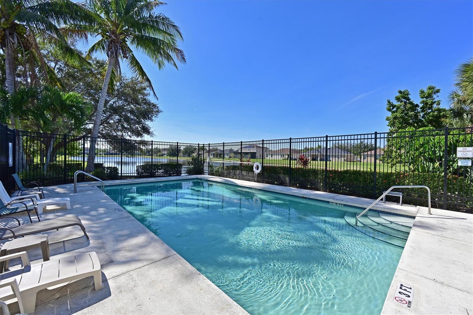 STERLING LAKE - Residential