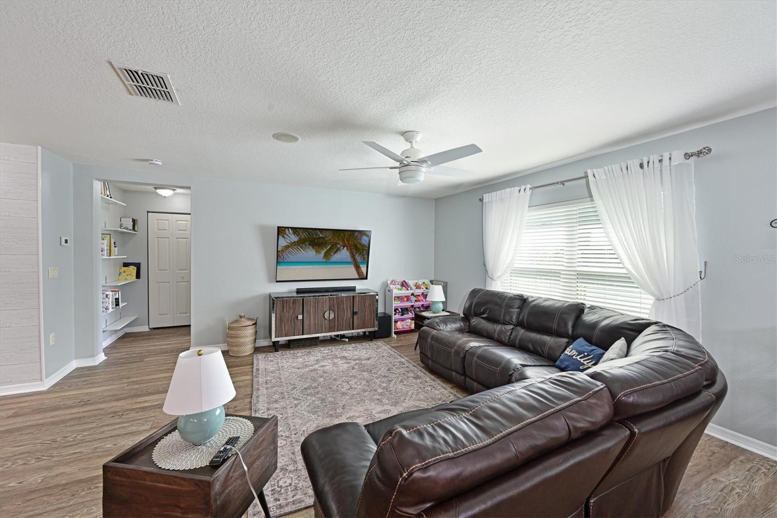 STERLING LAKE - Residential