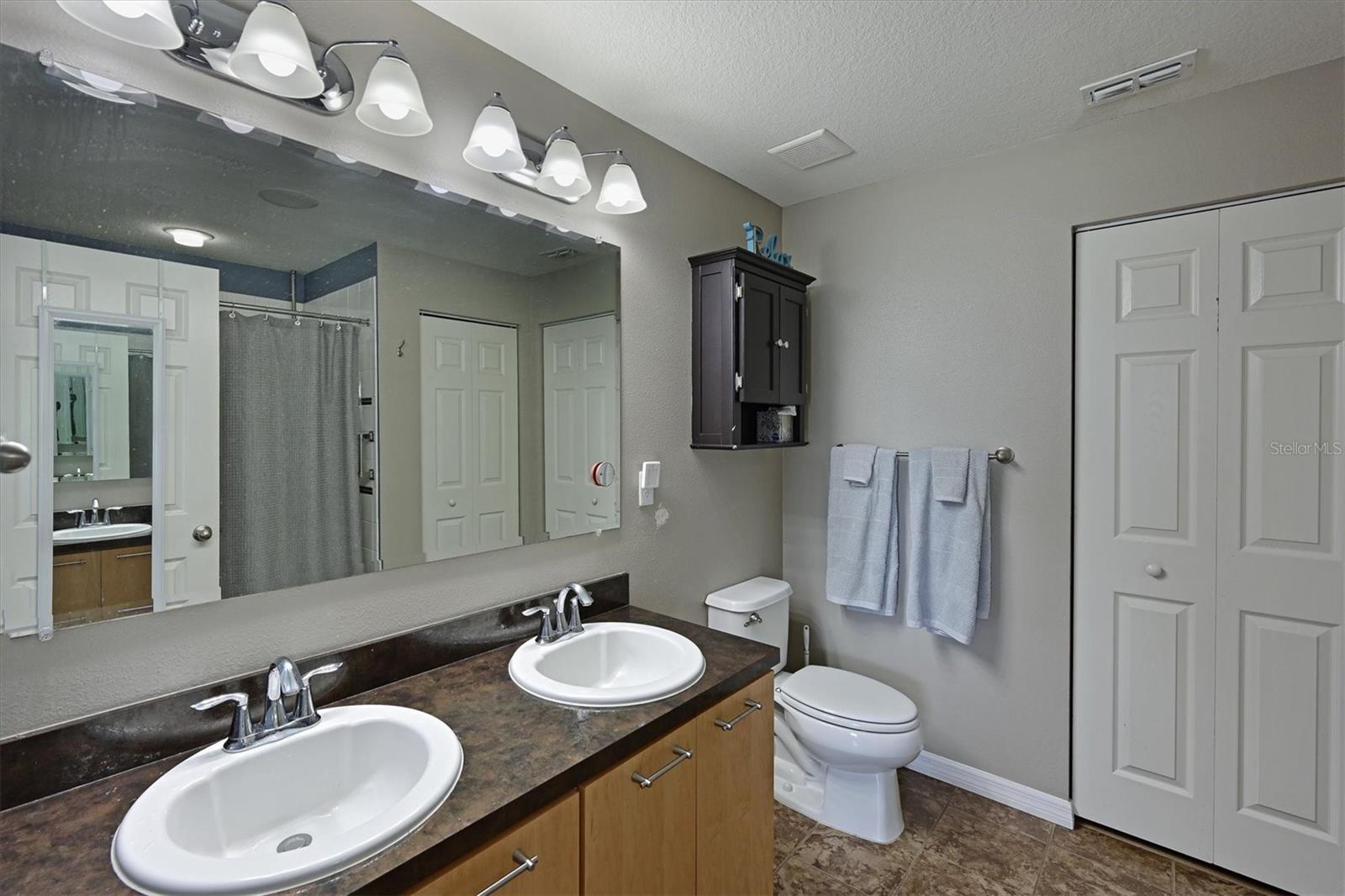 STERLING LAKE - Residential