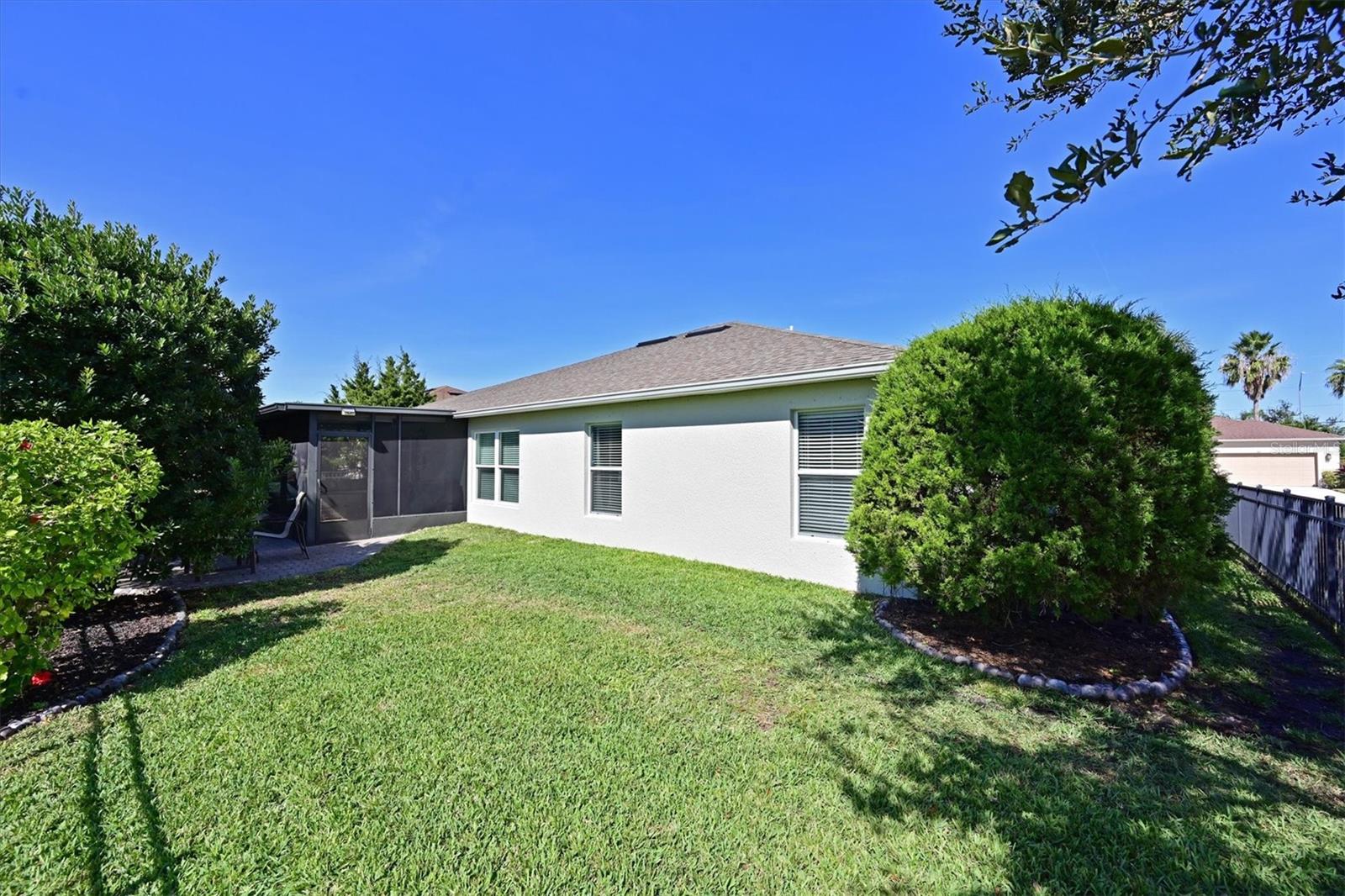 STERLING LAKE - Residential