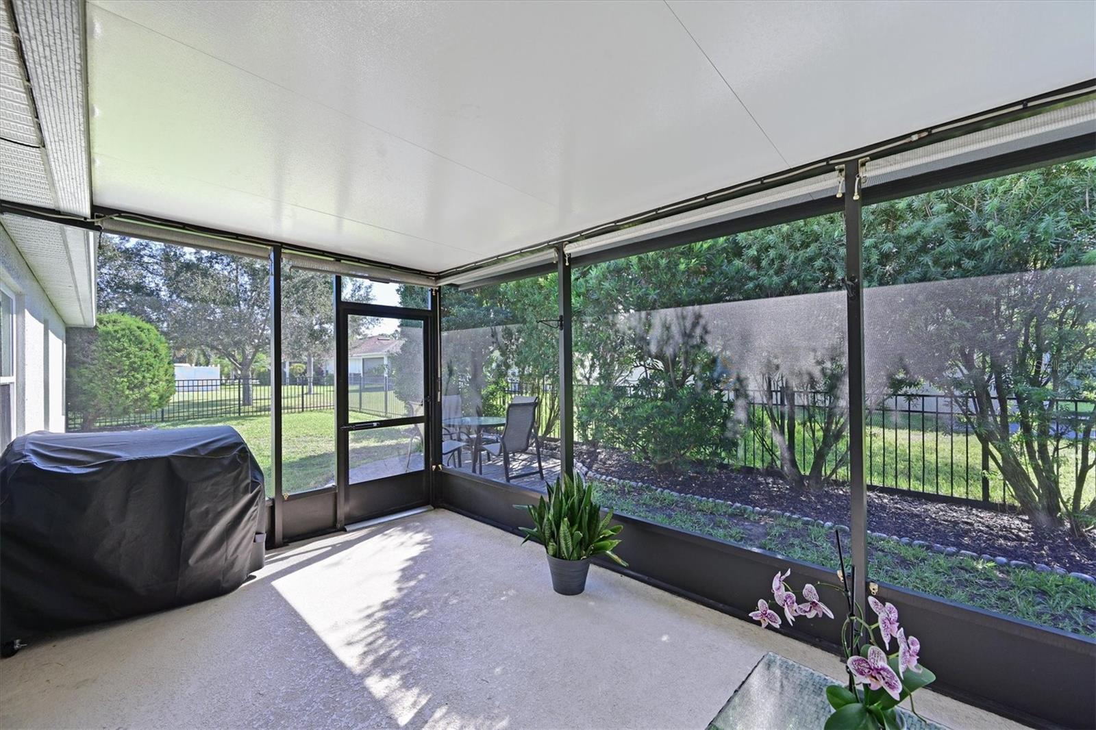 STERLING LAKE - Residential