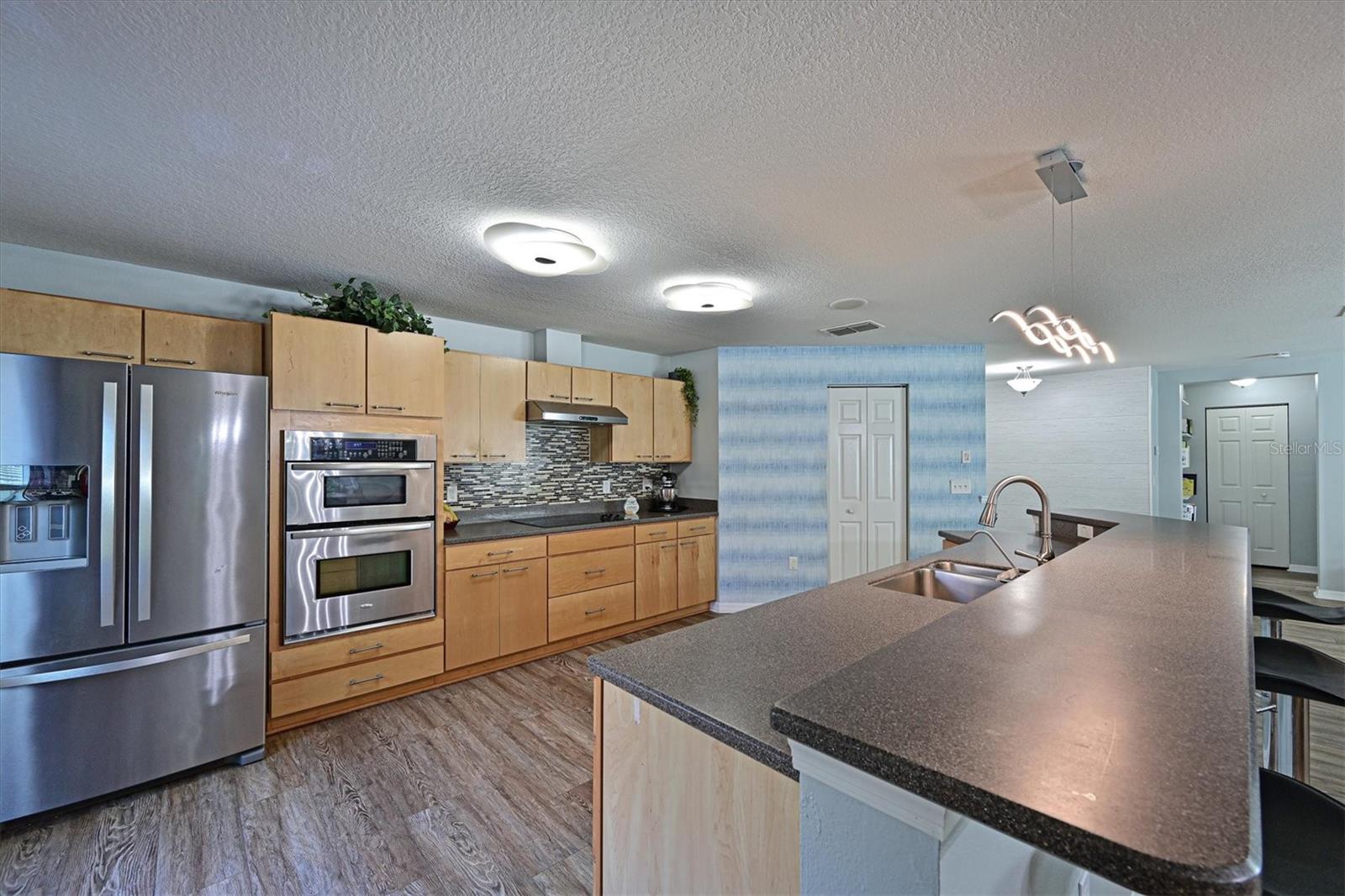 STERLING LAKE - Residential