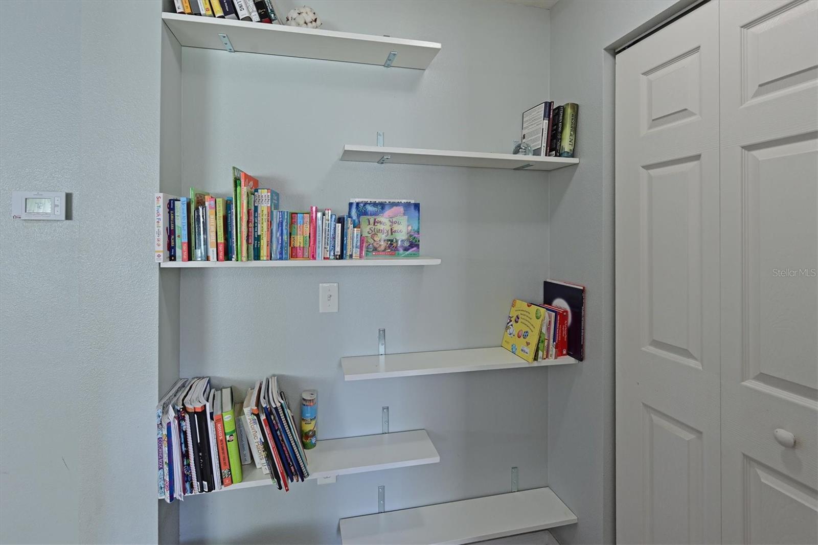 STERLING LAKE - Residential