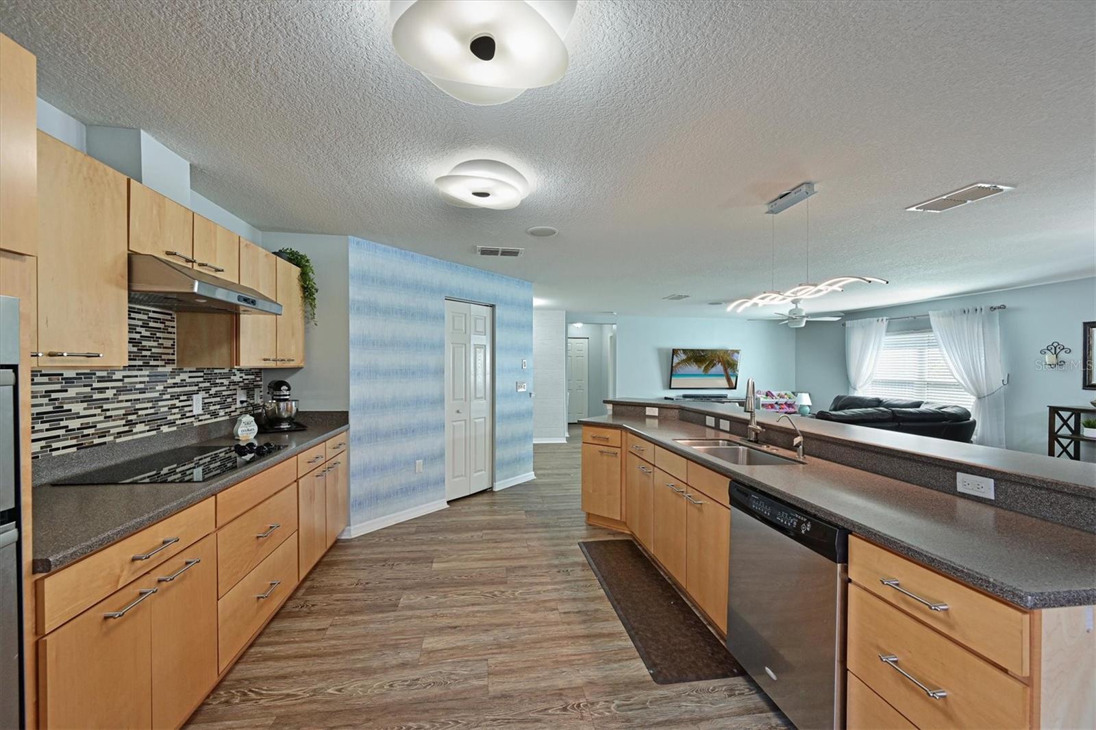 STERLING LAKE - Residential