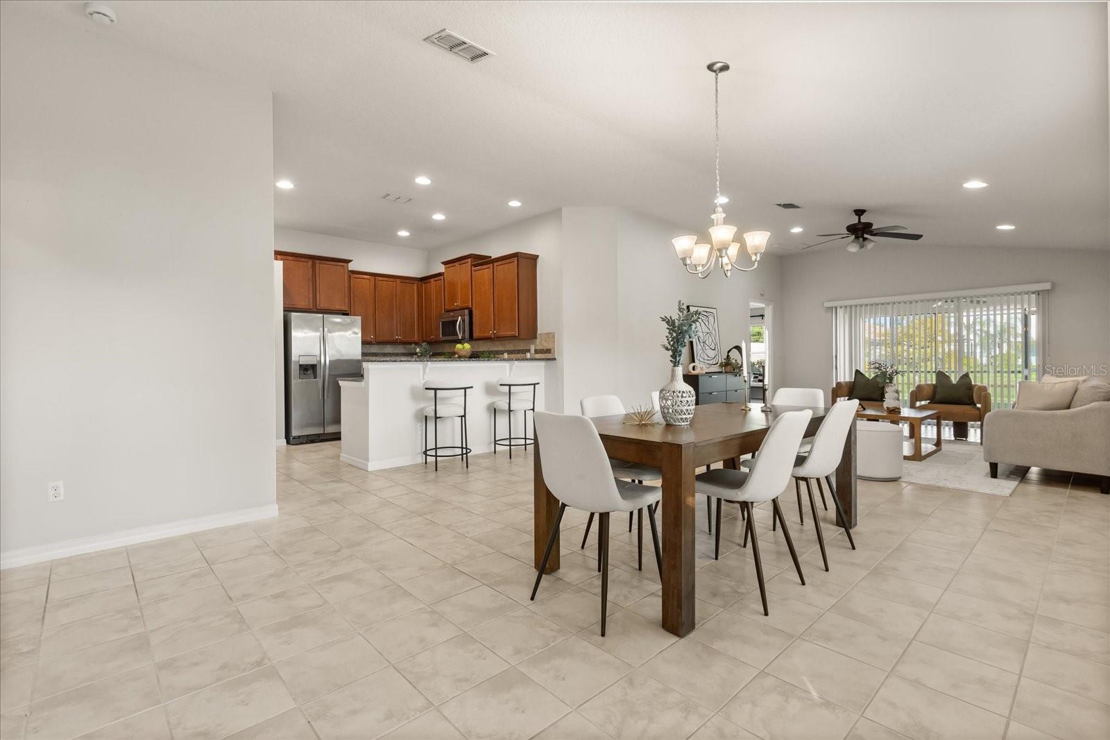 VILLAGEWALK/LK NONAC - Residential Lease