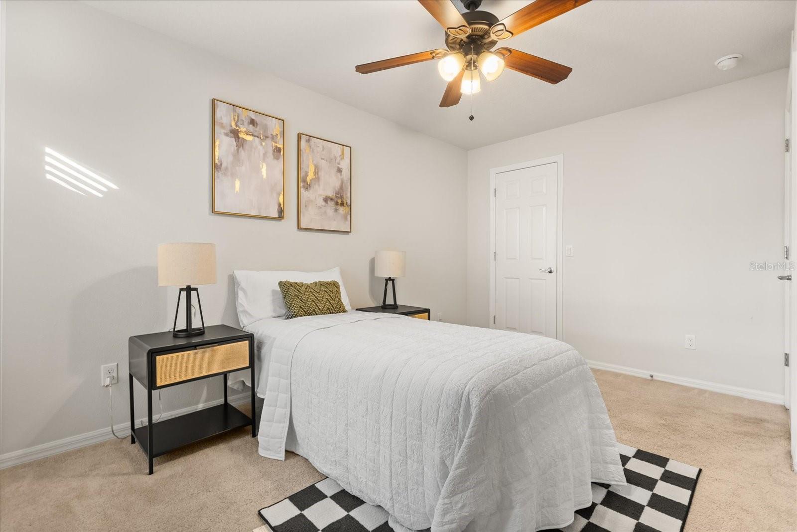 VILLAGEWALK/LK NONAC - Residential Lease