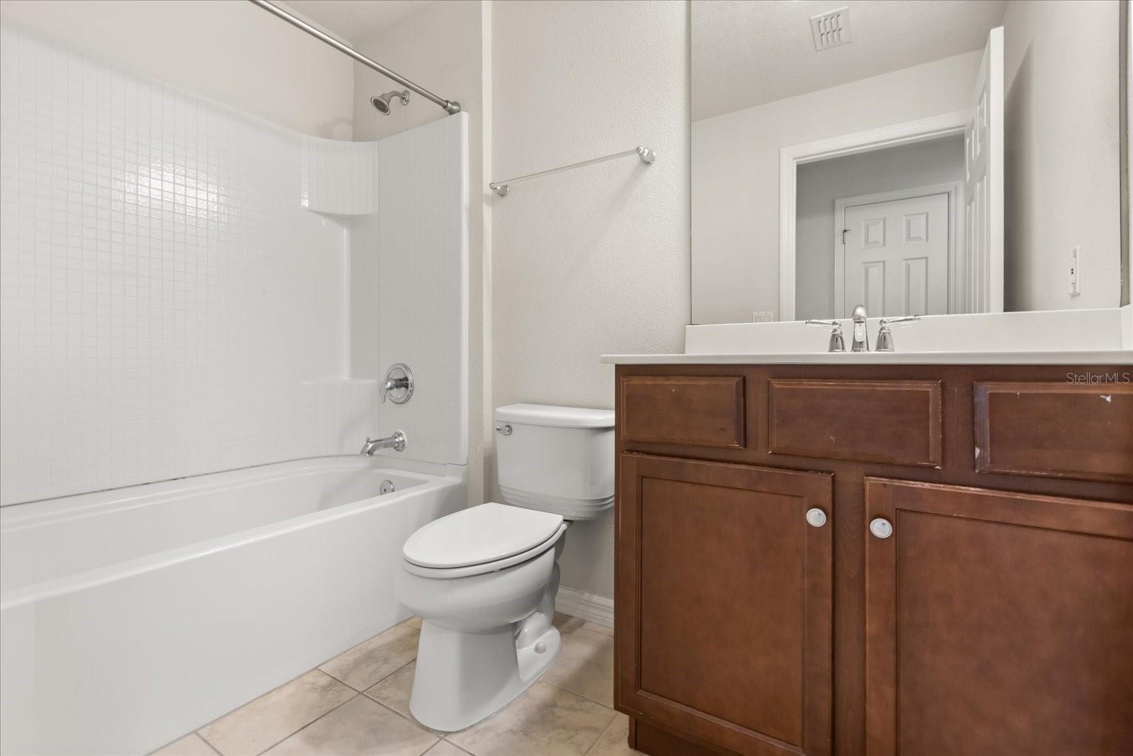 VILLAGEWALK/LK NONAC - Residential Lease