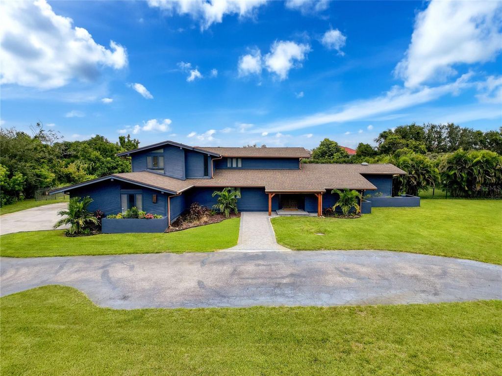 Photo of 2270 Ranchette Lane, Dunedin, FL 34698 (MLS # W7878958)