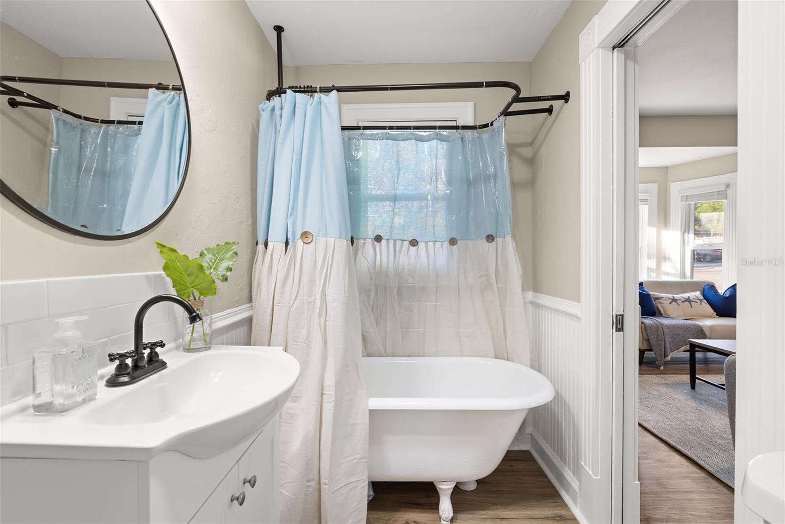 SUTHERLAND TOWN OF - Residential