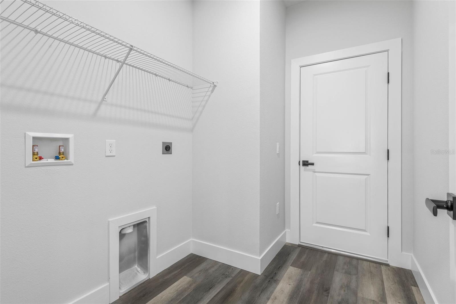 LEHIGH WOODS - Residential Income