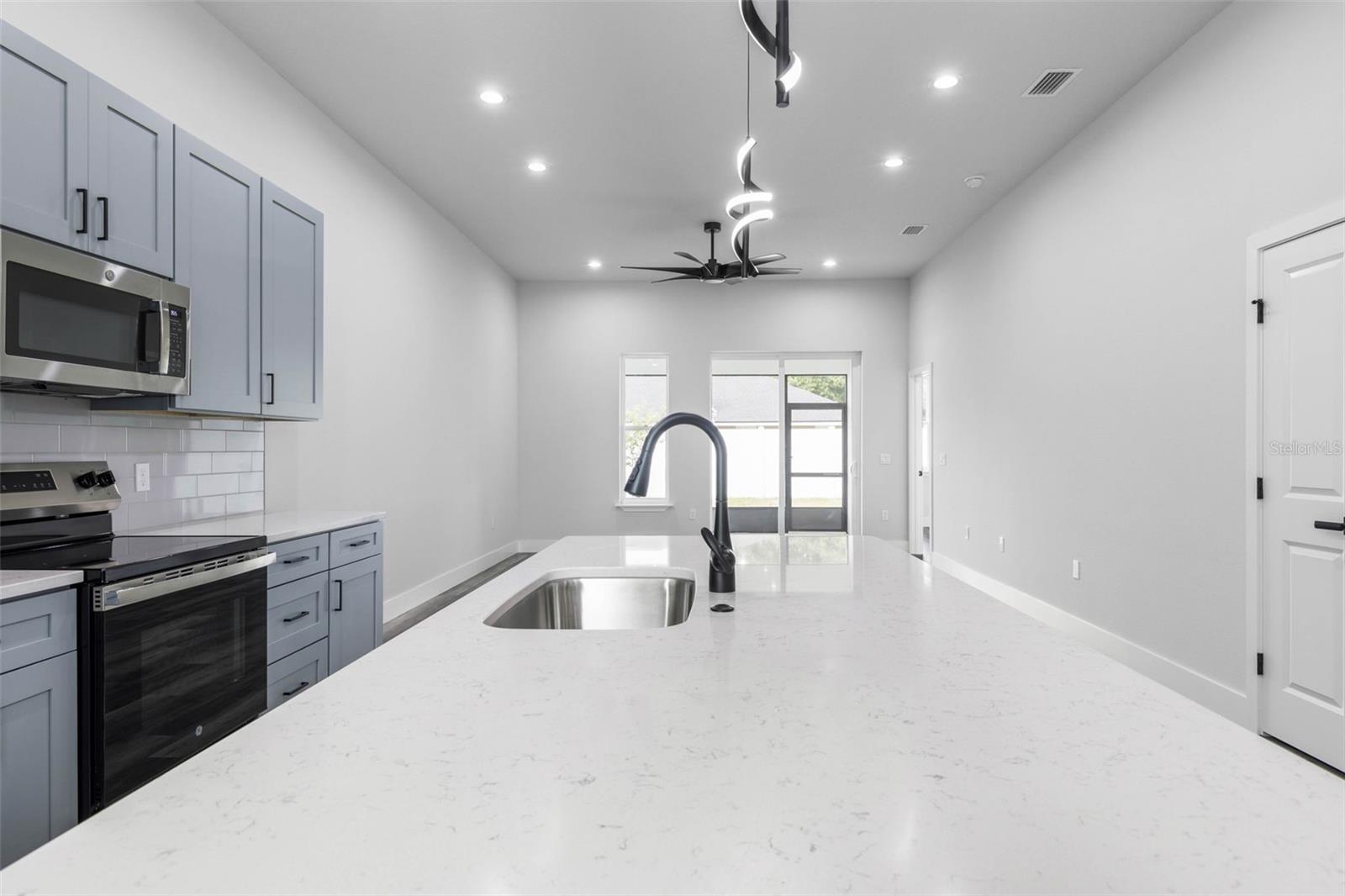 LEHIGH WOODS - Residential Income