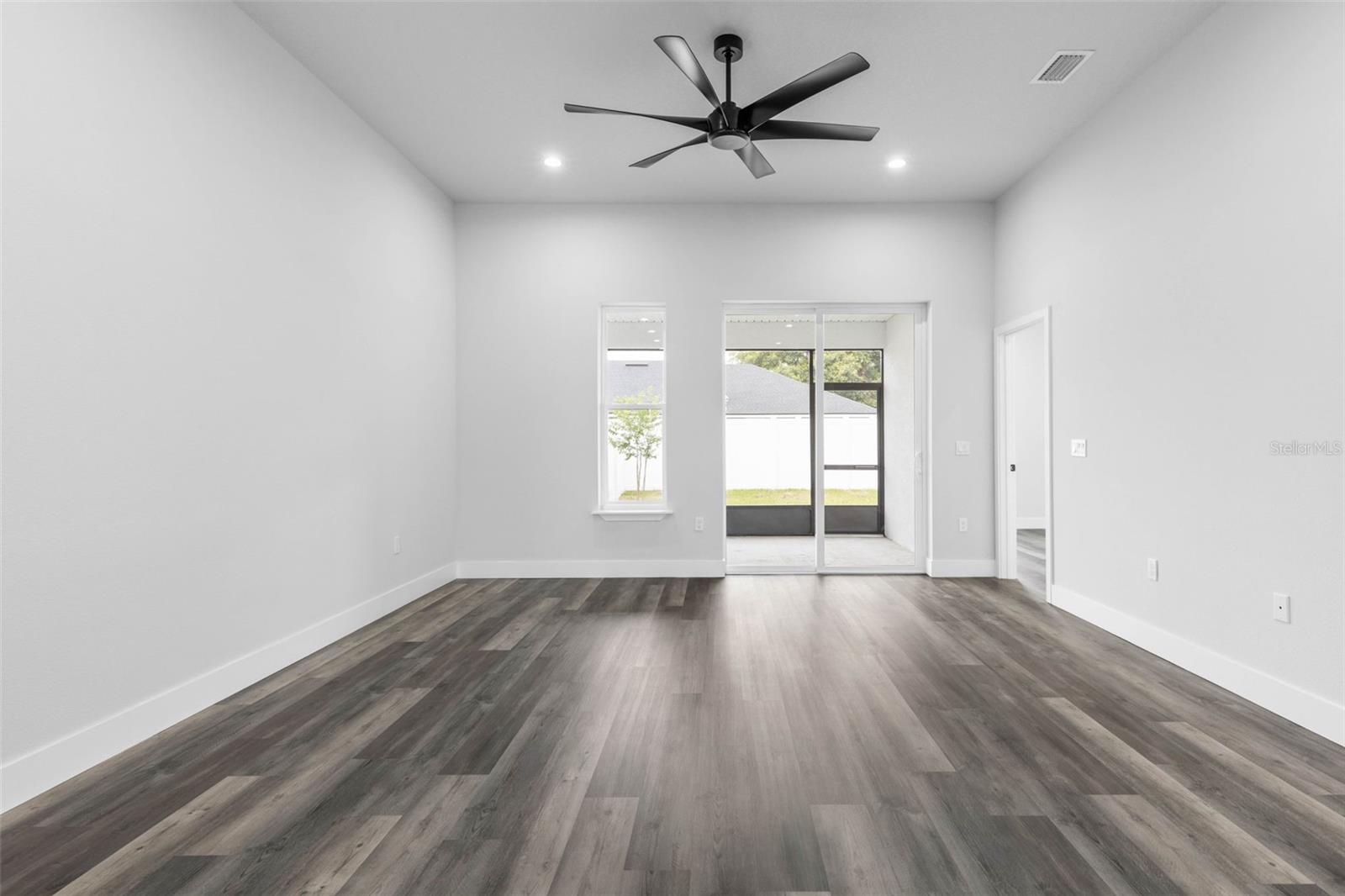 LEHIGH WOODS - Residential Income