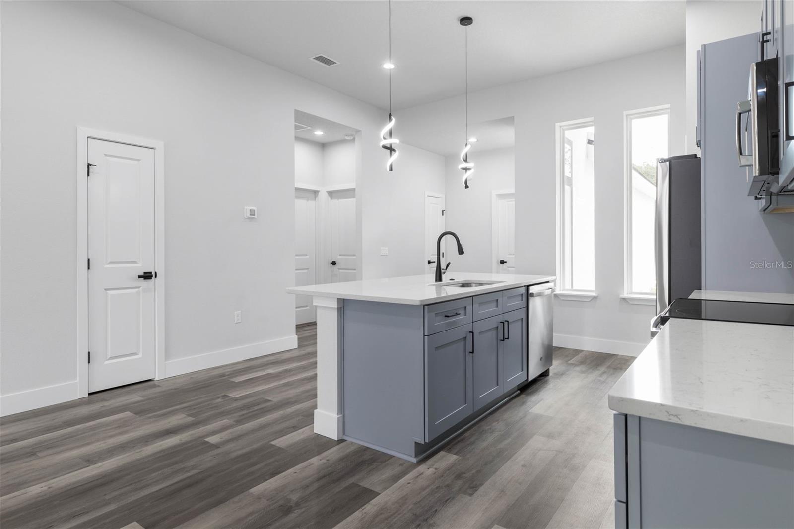 LEHIGH WOODS - Residential Income