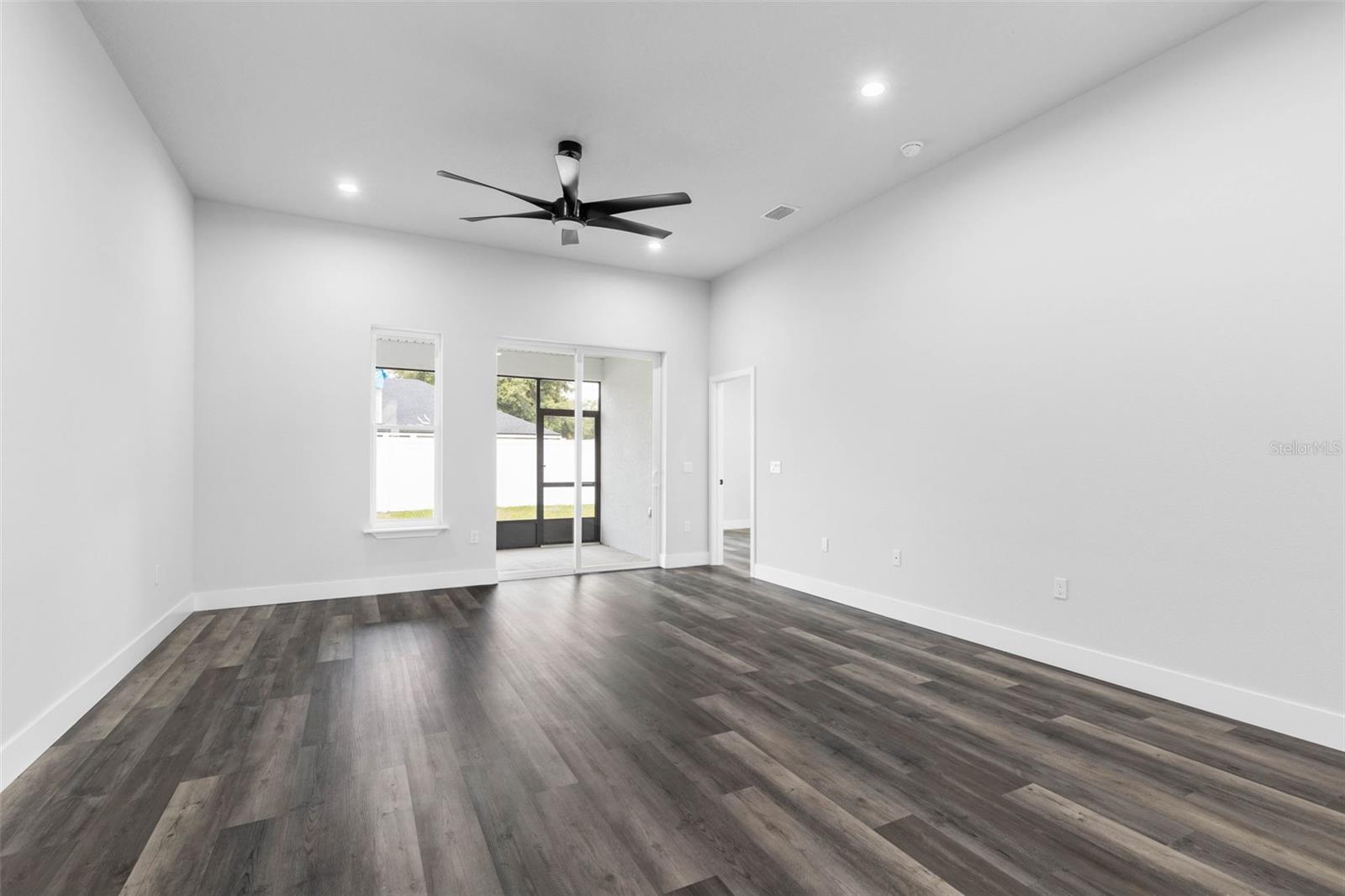 LEHIGH WOODS - Residential Income