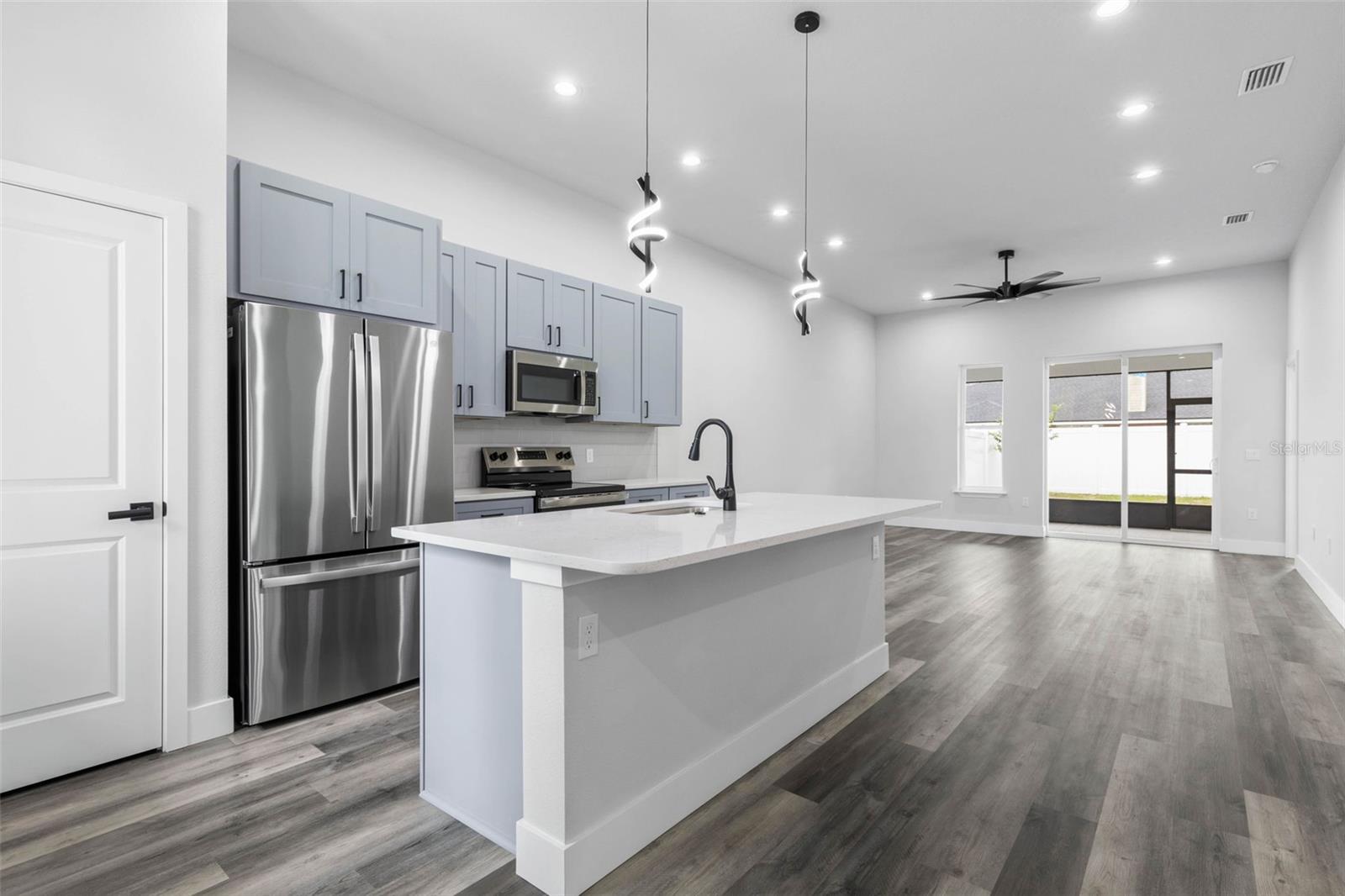 LEHIGH WOODS - Residential Income