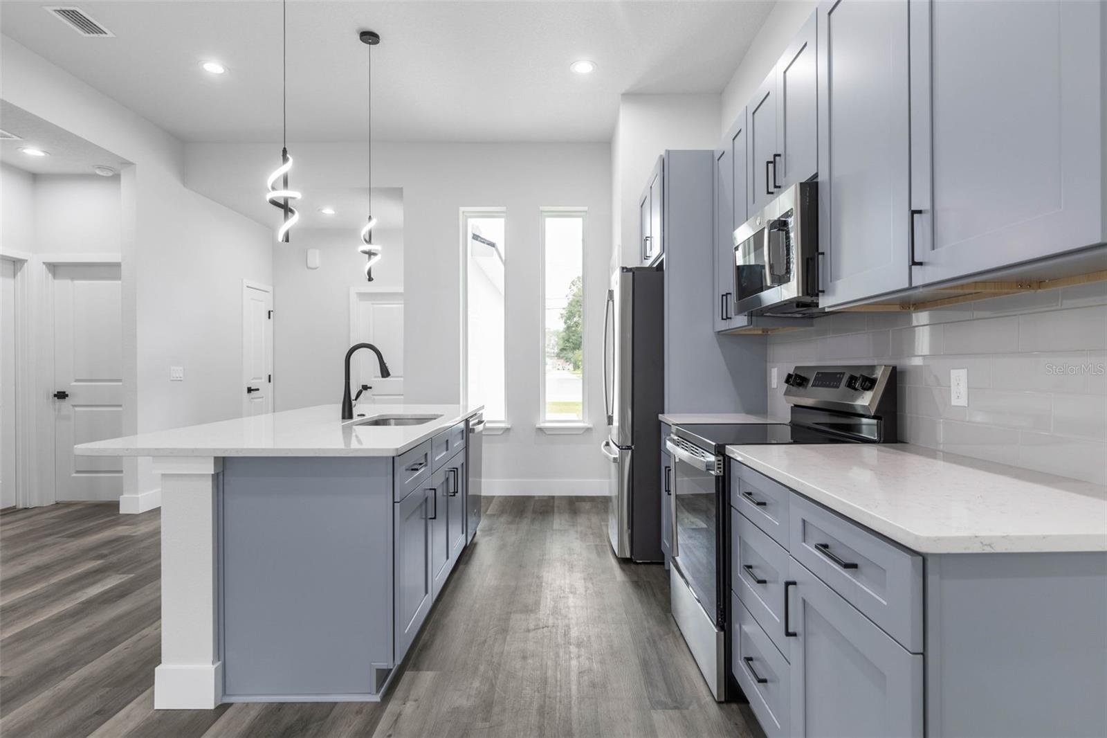 LEHIGH WOODS - Residential Income