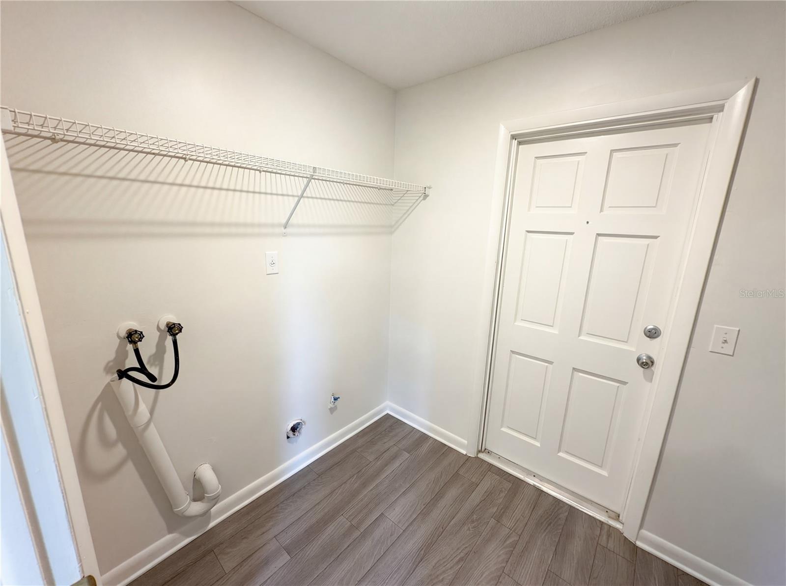 COUNTRY CLUB ESTATE - Residential