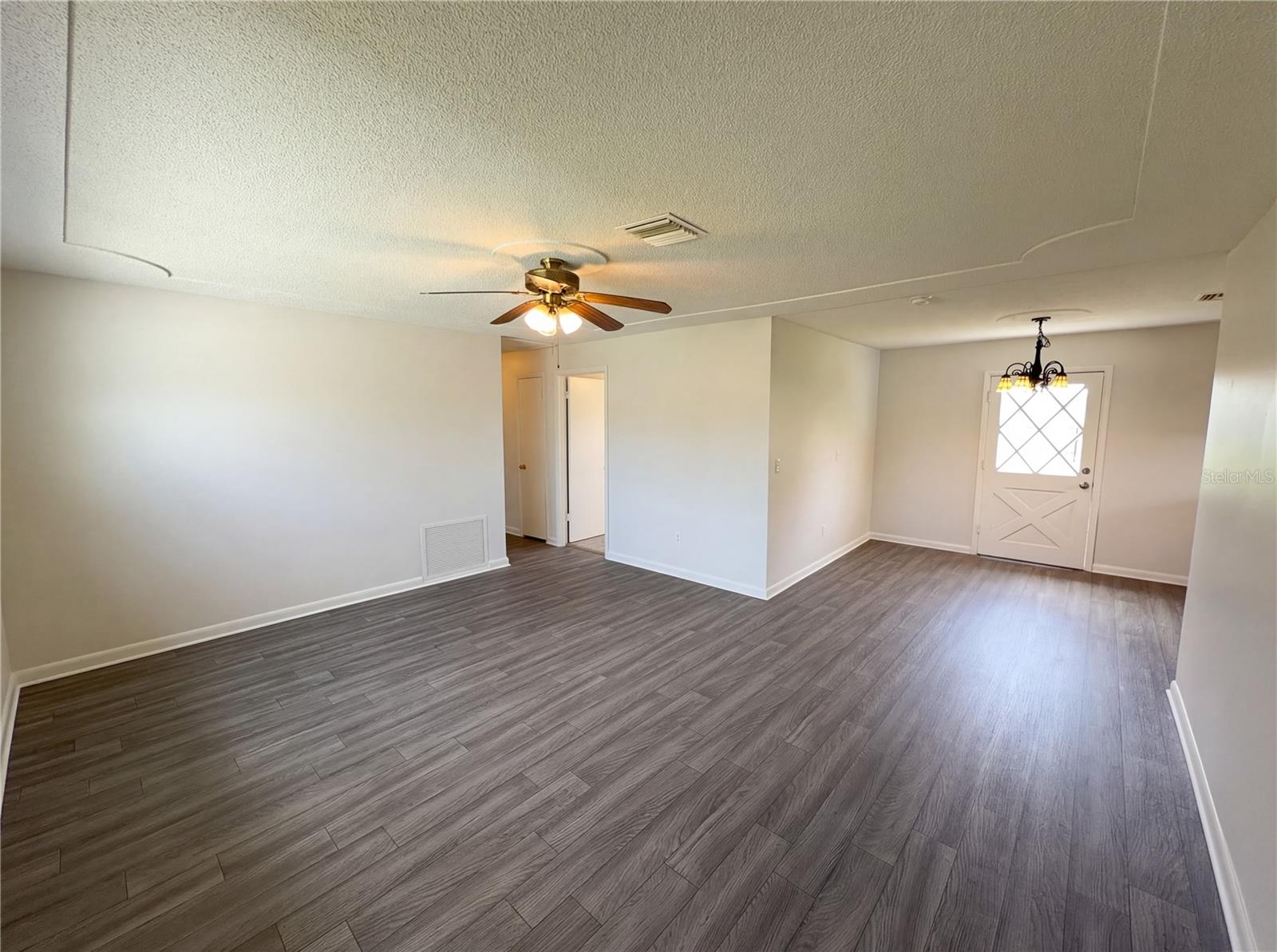 COUNTRY CLUB ESTATE - Residential