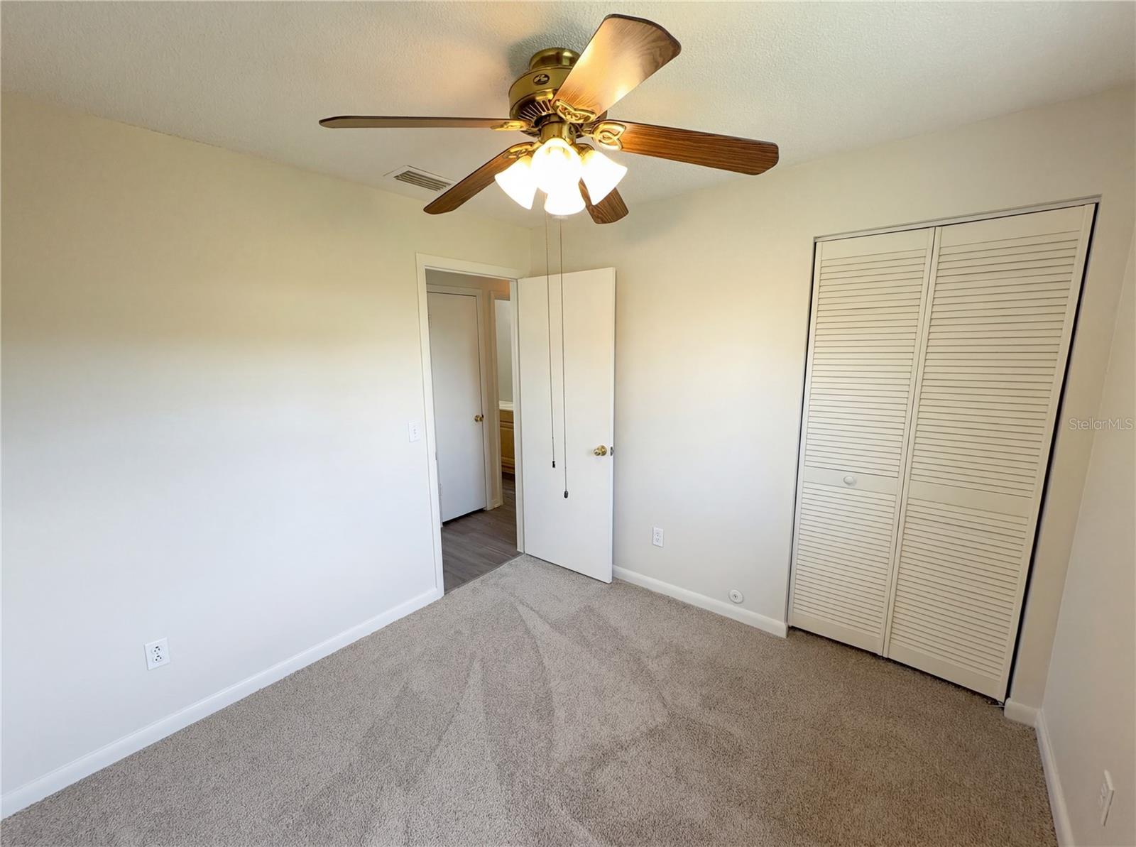 COUNTRY CLUB ESTATE - Residential