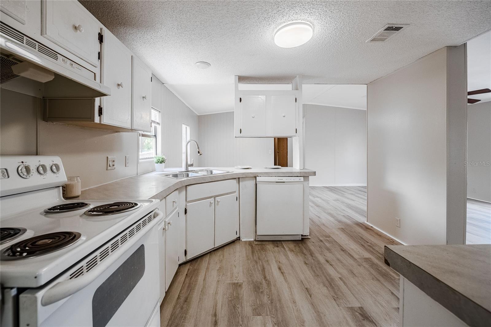 COUNTRY VIEW ESTATES - Residential