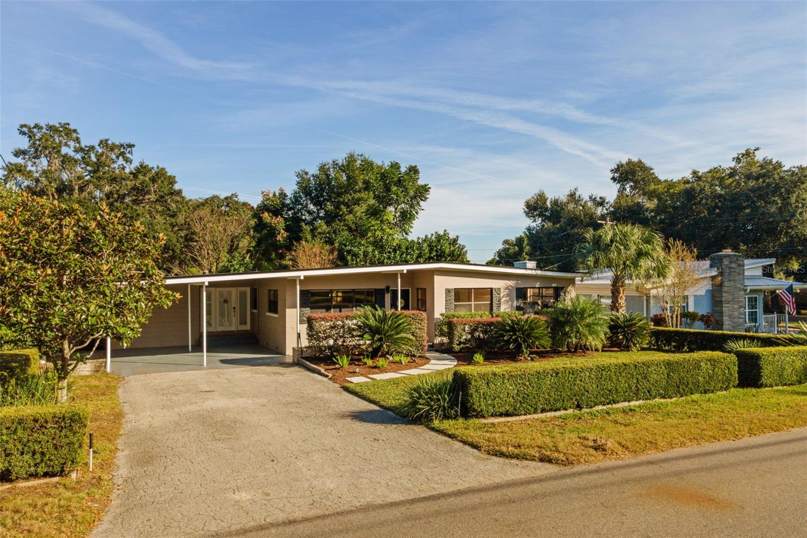 Casas a venda 2 - Jen Dantas 4615 S FERN CREEK AVENUE