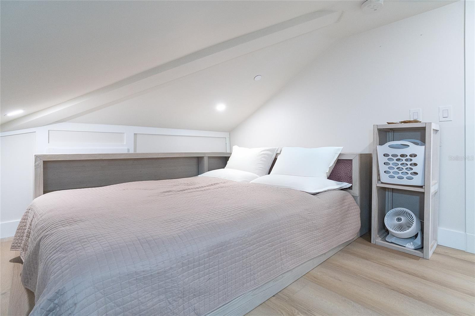 PALM ISLAND VILLAGE BLDG 03 - Residential