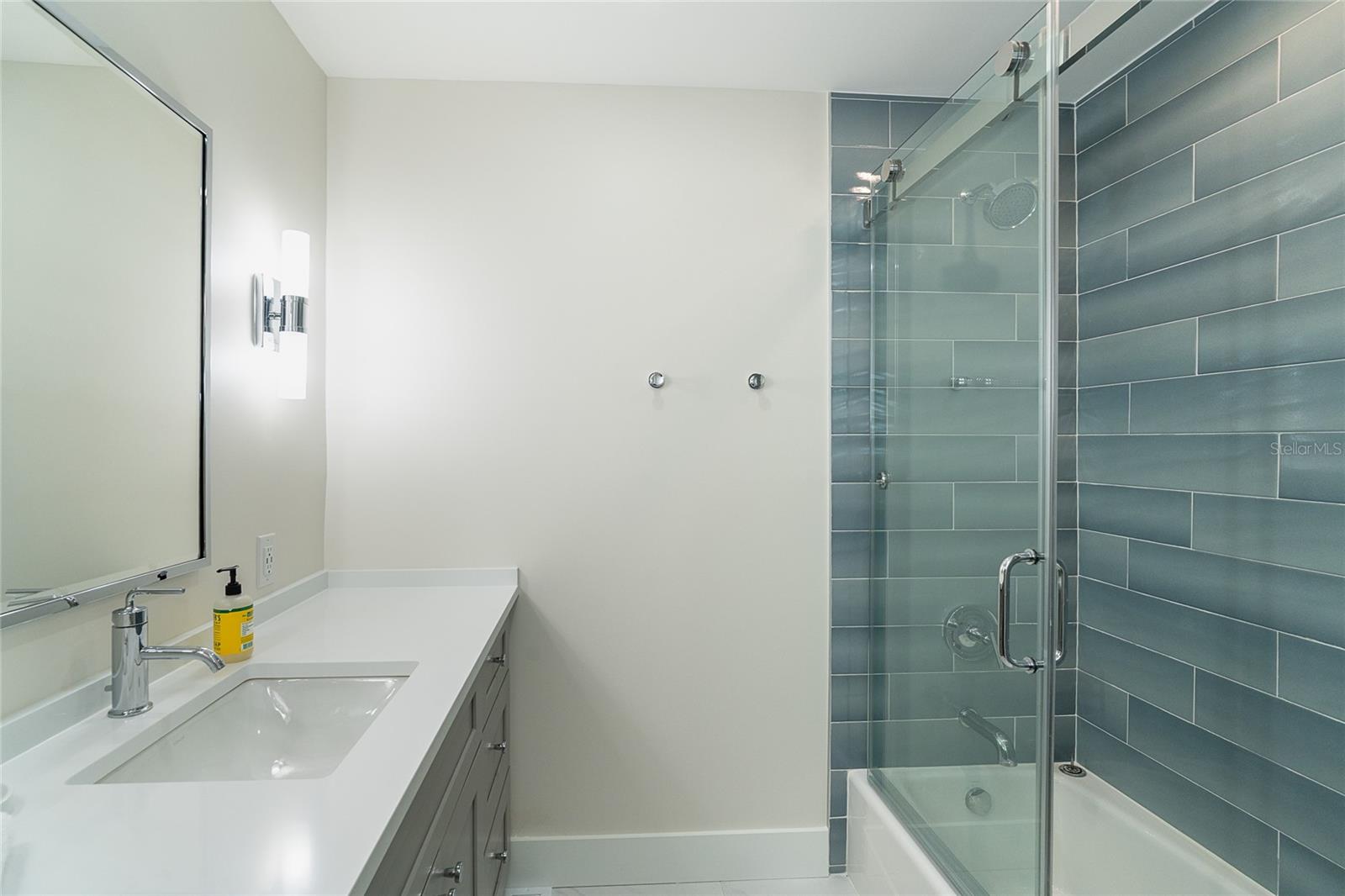 PALM ISLAND VILLAGE BLDG 03 - Residential