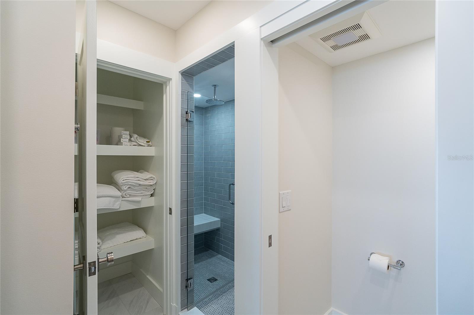 PALM ISLAND VILLAGE BLDG 03 - Residential