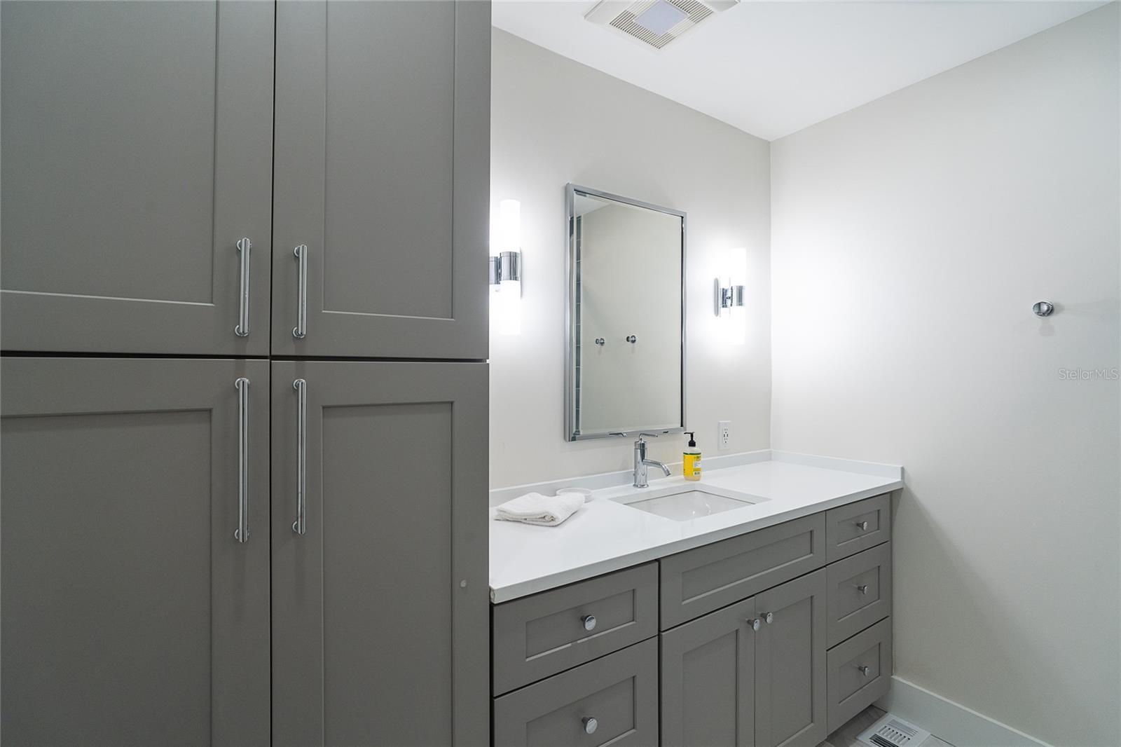 PALM ISLAND VILLAGE BLDG 03 - Residential