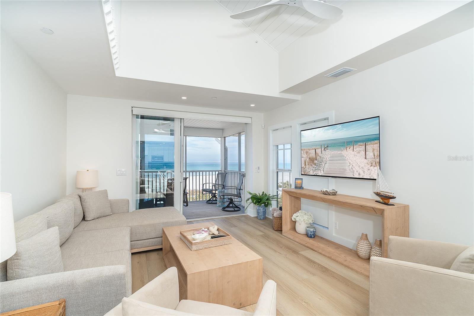 PALM ISLAND VILLAGE BLDG 03 - Residential