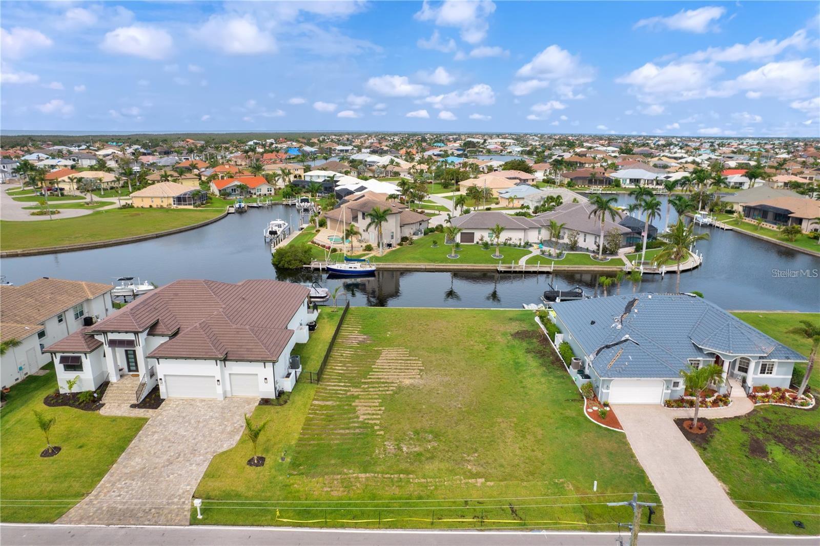 PUNTA GORDA ISLES SEC 14 - Land