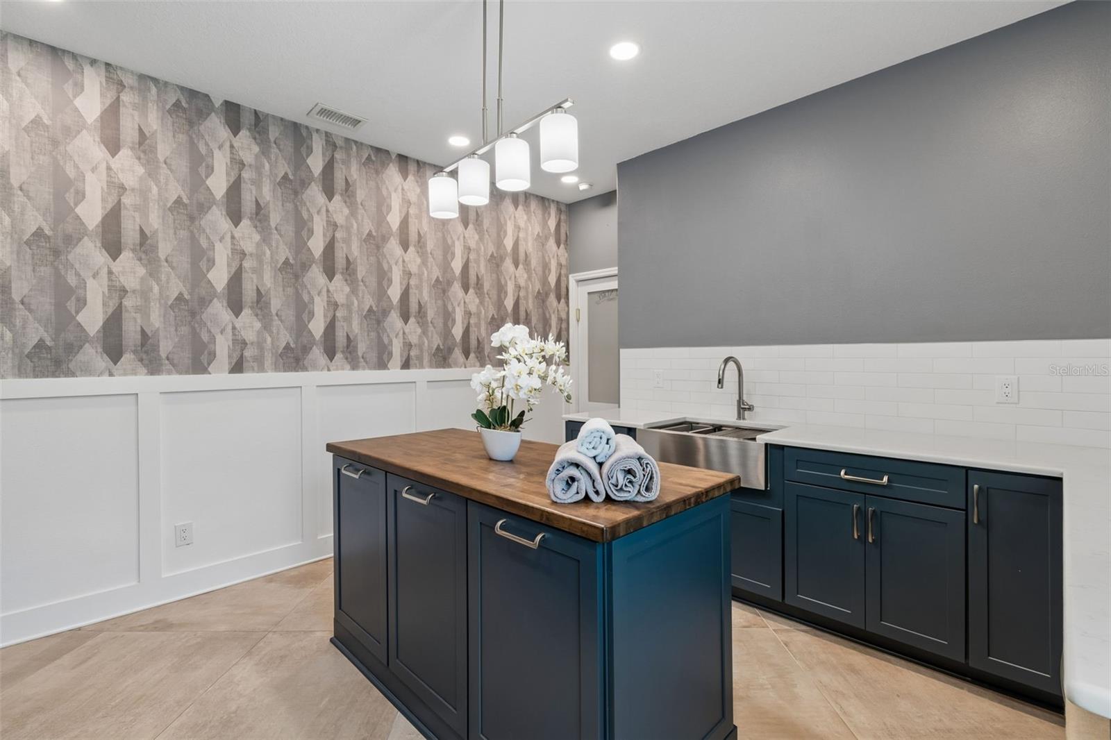 WESTCHASE SECTIONS 302 & 304 - Residential