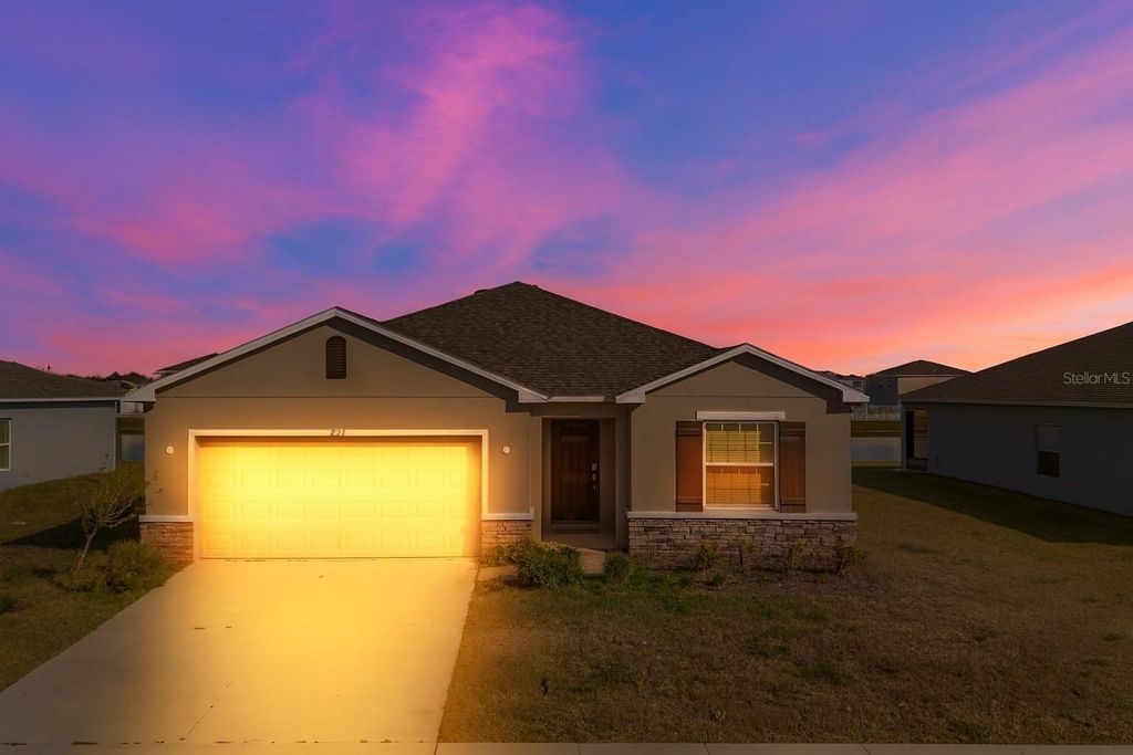 Photo of 221 Aquamarine Lane, Kissimmee, FL 34758 (MLS # G5109622)