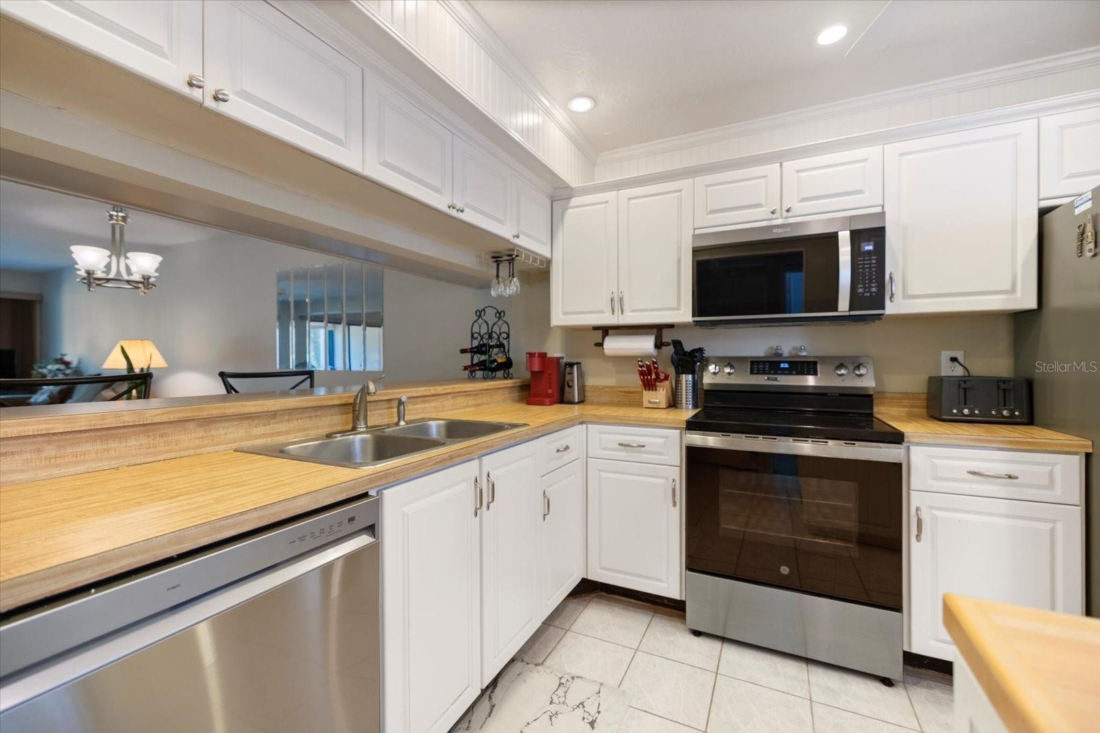 BIRD BAY II - Residential Lease