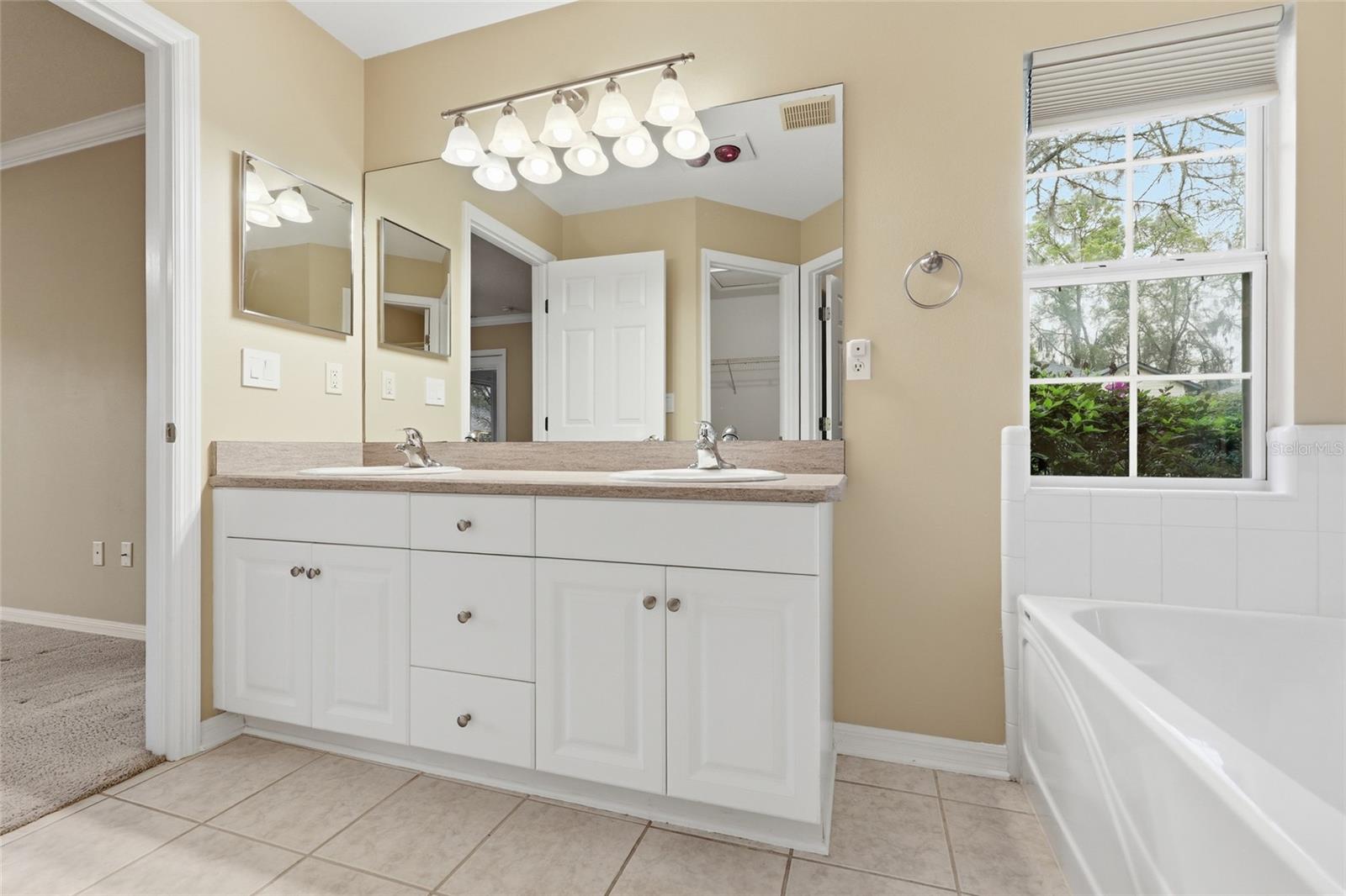 MENTONE CLUSTER PH 8 - Residential