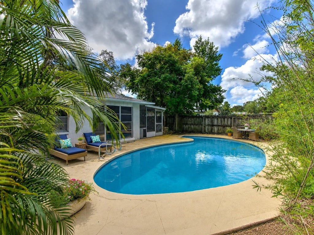 Photo of 1802 Cherry Ridge Lane, Brandon, FL 33511 (MLS # TB8544027)