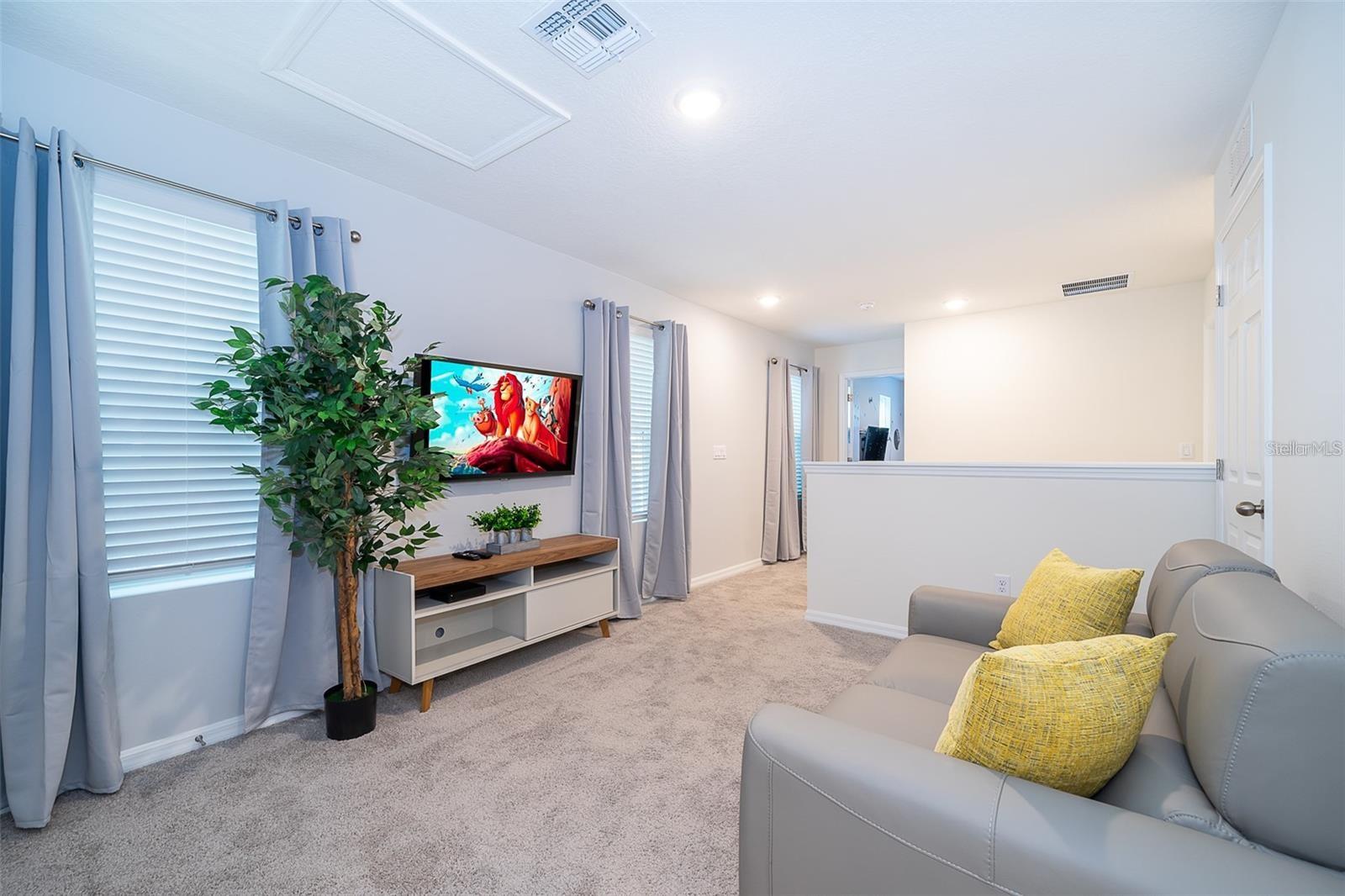 SOLARA RESIDENCE VACATION VILLAS - Residential Lease