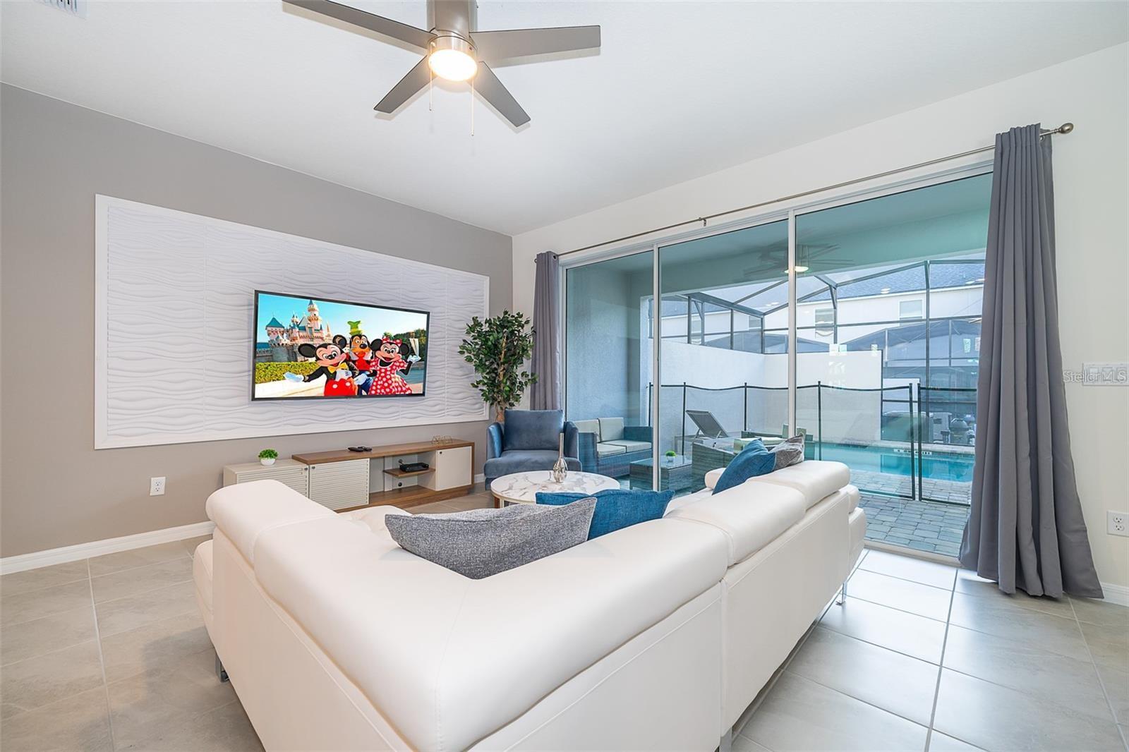 SOLARA RESIDENCE VACATION VILLAS - Residential Lease